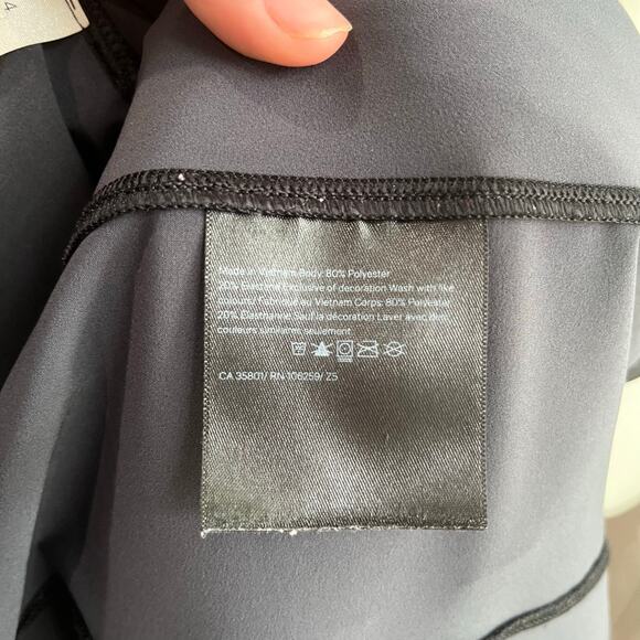 Lululemon Camo Hooded Windbreaker Jacket Black Gray Zip Up Lightweight Sz 4 - Picture 6 of 9